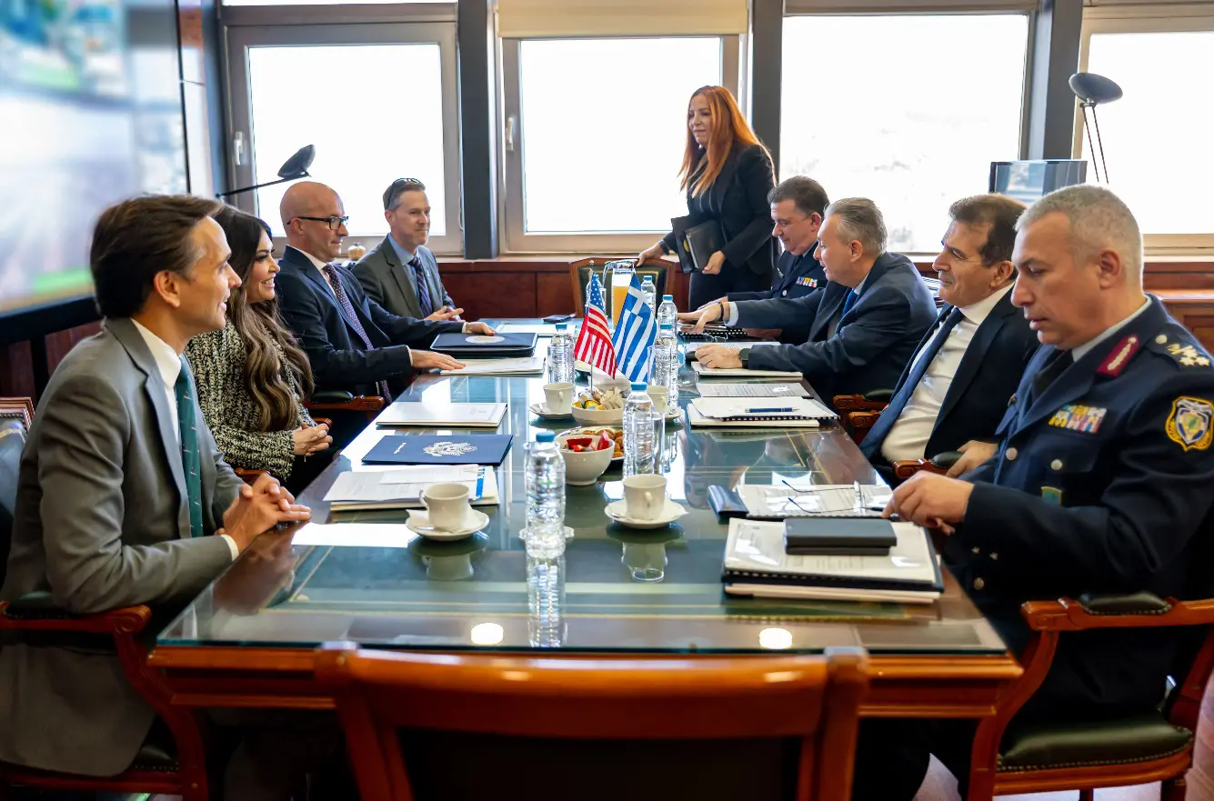 Συνάντηση του Μ. Χρυσοχοΐδη με την Κίμπερλι Γκίλφοιλ