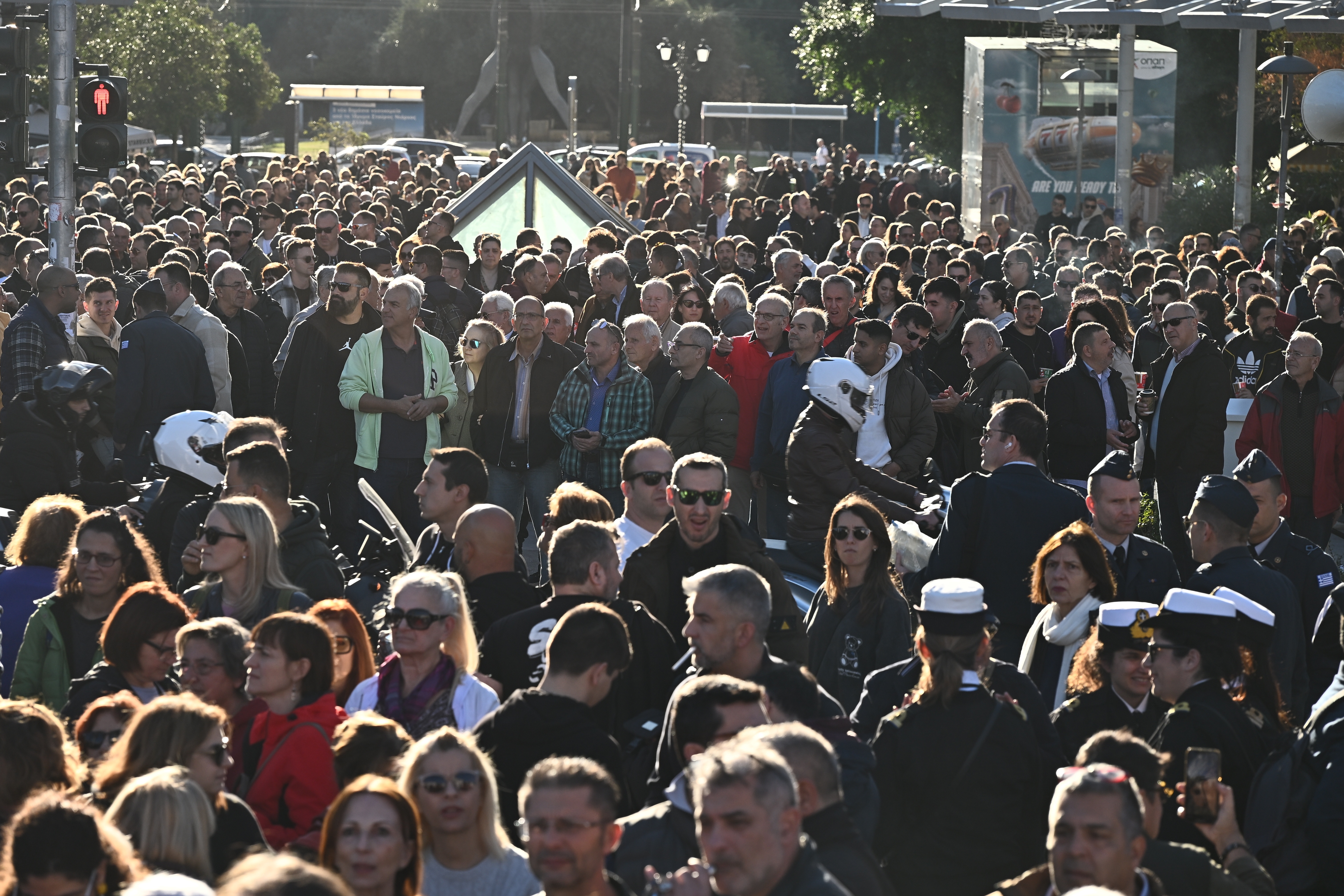 συγκέντρωση των στρατιωτικών
