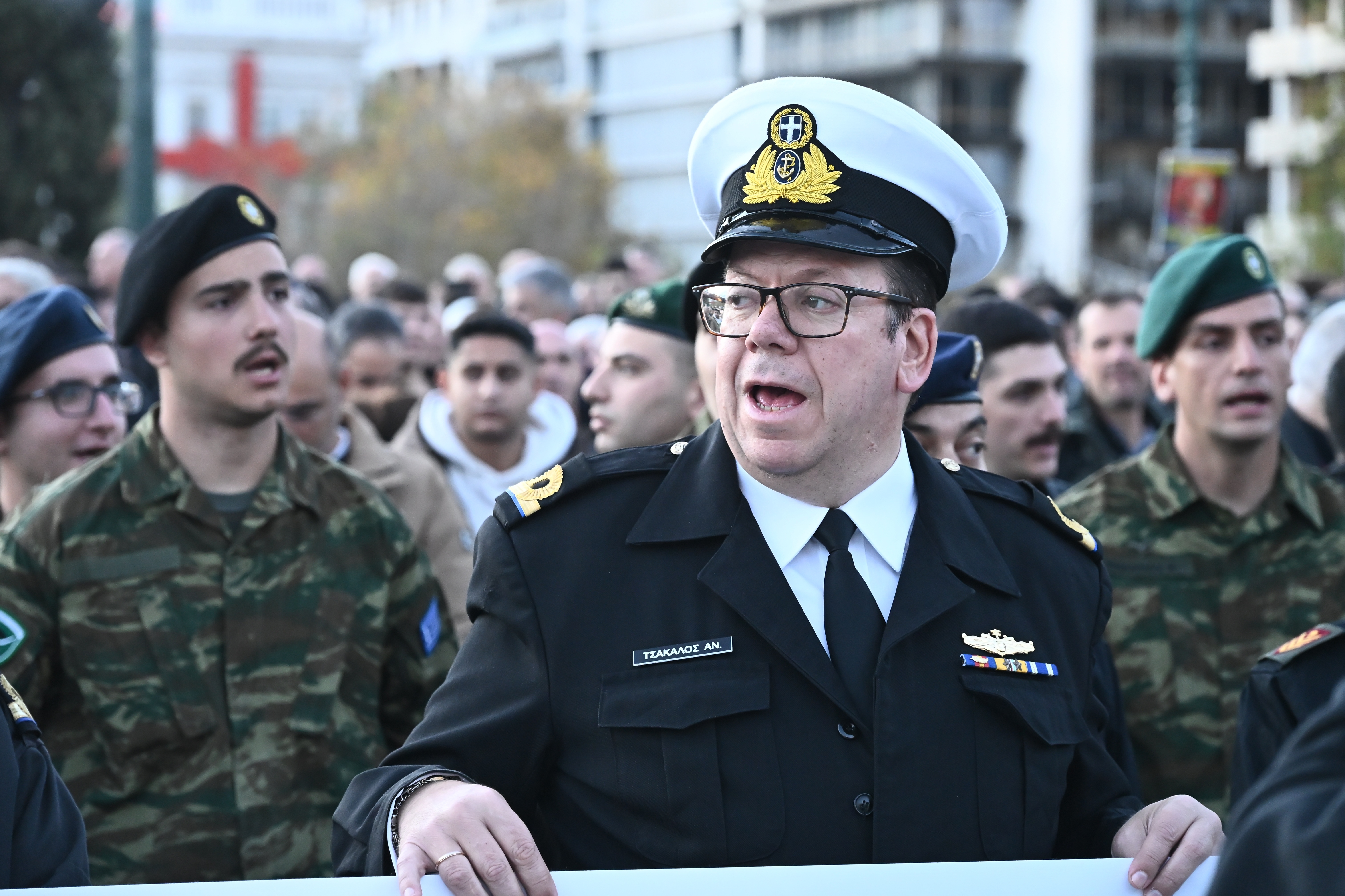 συγκέντρωση των στρατιωτικών