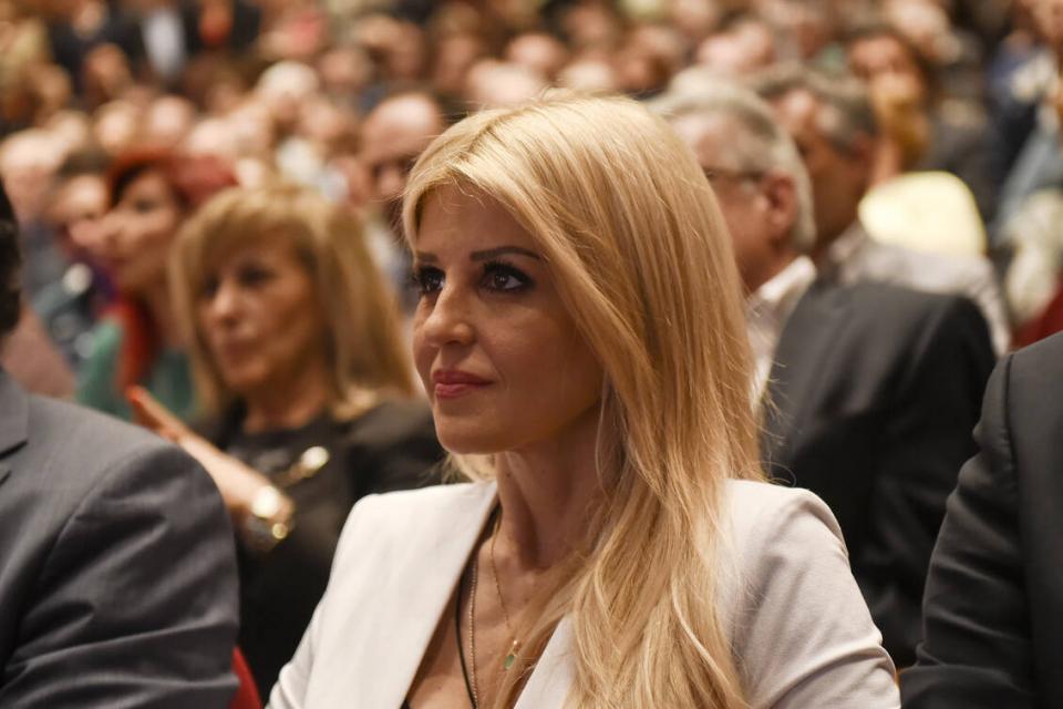 ελενα ραπτη intime