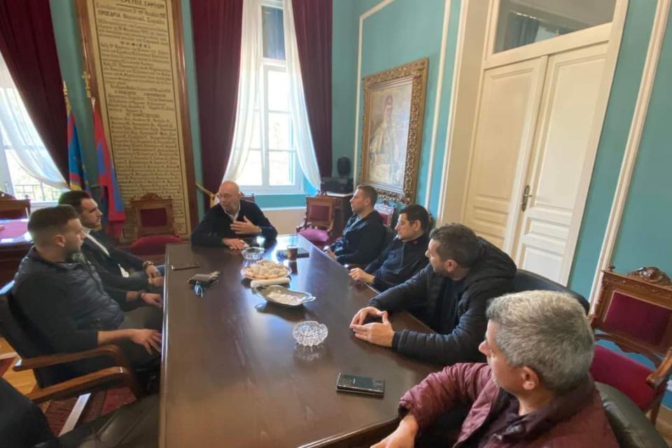 ΣΥΝΟΡΙΑΚΟΙ