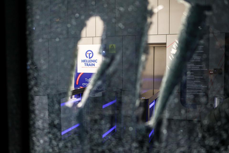 ΒΑΝΔΑΛΙΣΜΟΙ ΣΤΑ ΓΡΑΦΕΙΑ ΤΗΣ HELLENIC TRAIN ΣΤΗΝ ΑΘΗΝΑ 