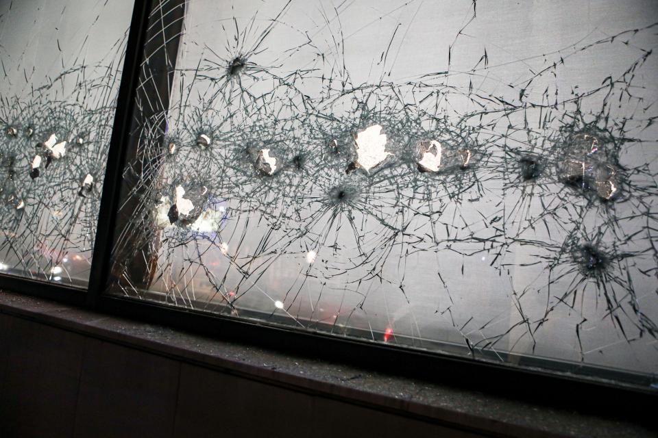 ΒΑΝΔΑΛΙΣΜΟΙ ΣΤΑ ΓΡΑΦΕΙΑ ΤΗΣ HELLENIC TRAIN ΣΤΗΝ ΑΘΗΝΑ 