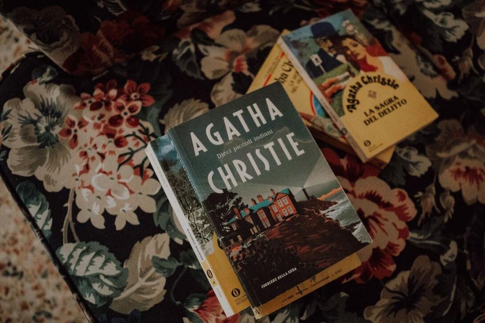 Περισσότεροι από 100 άνθρωποι έμειναν εγκλωβισμένοι στο σπίτι της Αγκάθα Κρίστι λόγω κακοκαιρίας