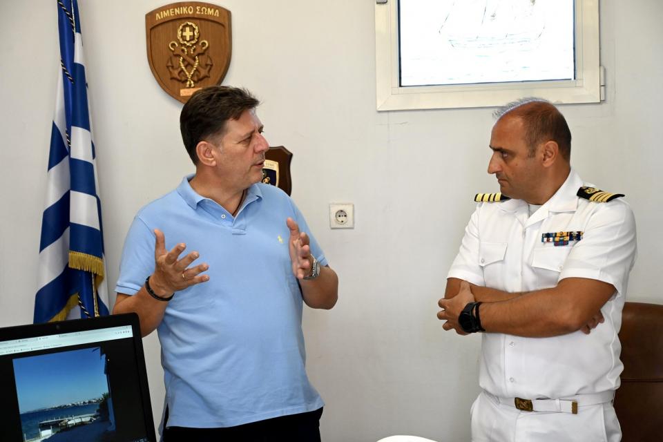 Επίσκεψη του Υπουργού Ναυτιλίας και Νησιωτικής Πολιτικής Μιλτιάδη Βαρβιτσιώτη στο Λιμεναρχείο Σαρωνικού 