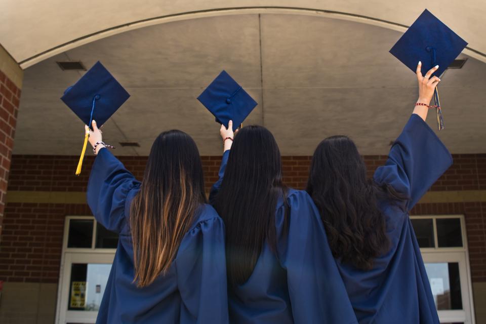 σπουδες_unplushed