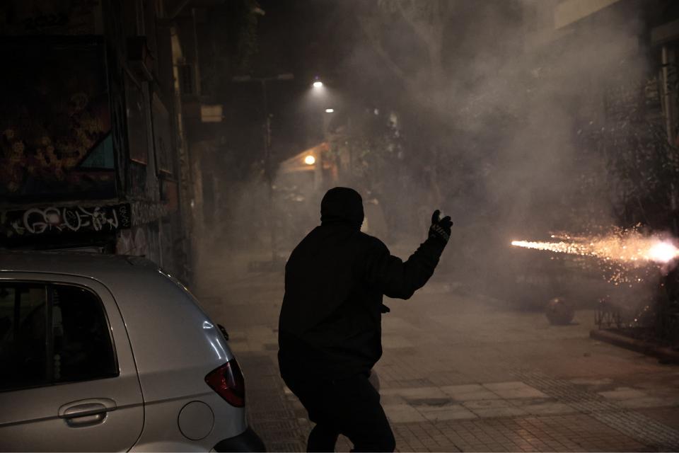 επεισόδια εξαρχεια