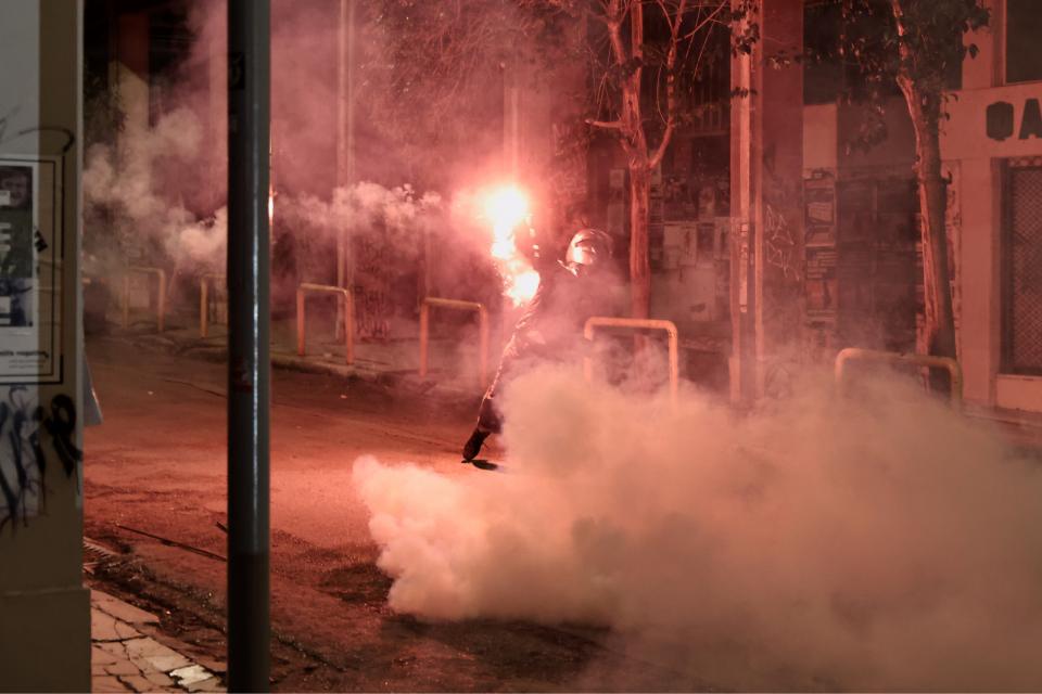 επεισόδια εξαρχεια