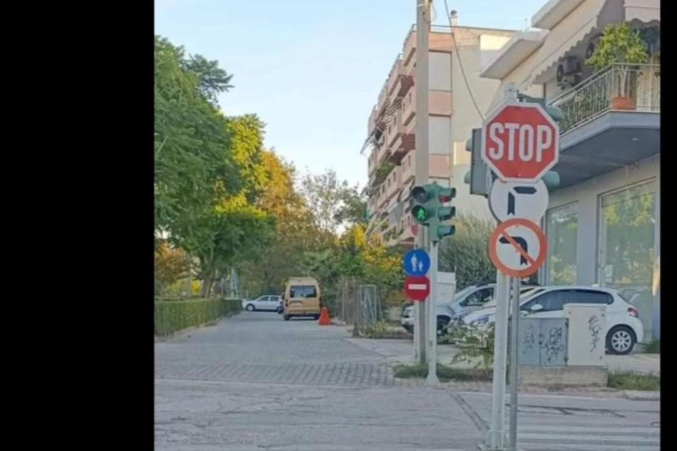Ο δρόμος που έγινε viral -Σε ποια πόλη της Ελλάδας οι οδηγοί δεν ξέρουν προς τα πουν να κινηθούν