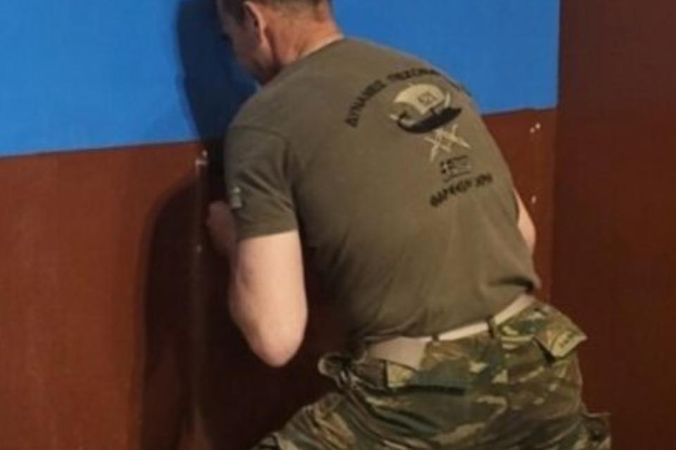 στρατιωτικος