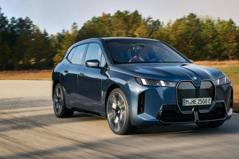 Στην Ελλάδα η ανανεωμένη BMW iX -Ποιες είναι οι τιμές της