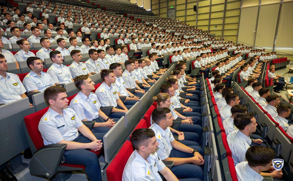 ΣΧΟΛΗ ΙΚΑΡΩΝ