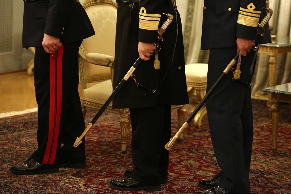 αποστράτοι