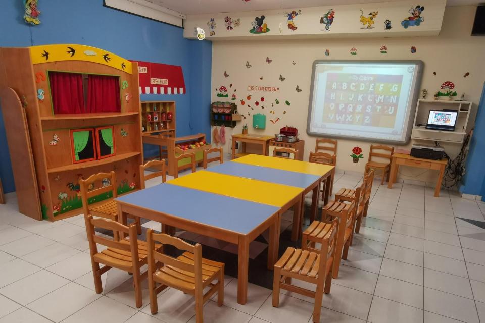 Σε ποια ηλικία πρέπει να ξεκινήσει το παιδί μου Αγγλικά; Τι λένε οι ειδικοί