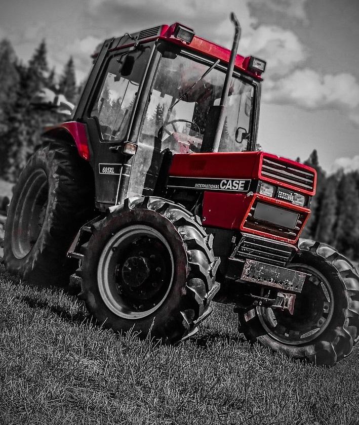 tractor_pixabay.jpg