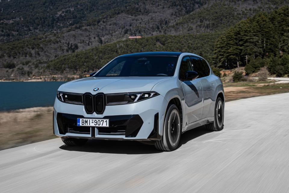 Οδηγούμε στην Ελλάδα τη νέα BMW iX3