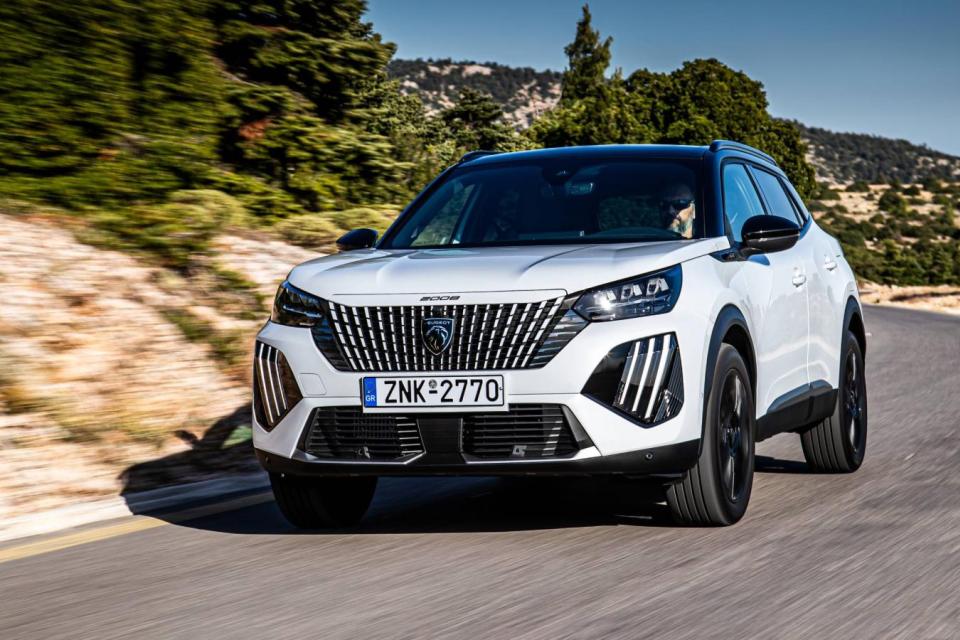 Peugeot 2008 Hybrid: Το πιο ανταγωνιστικό SUV με τιμή