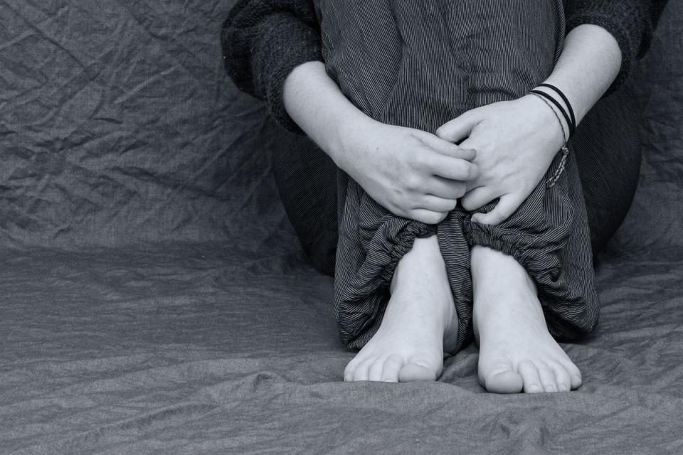 Παιδιά δέχθηκαν επίθεση μέσα στο σπίτι τους από τον σπιτονοικοκύρη επειδή φώναζαν