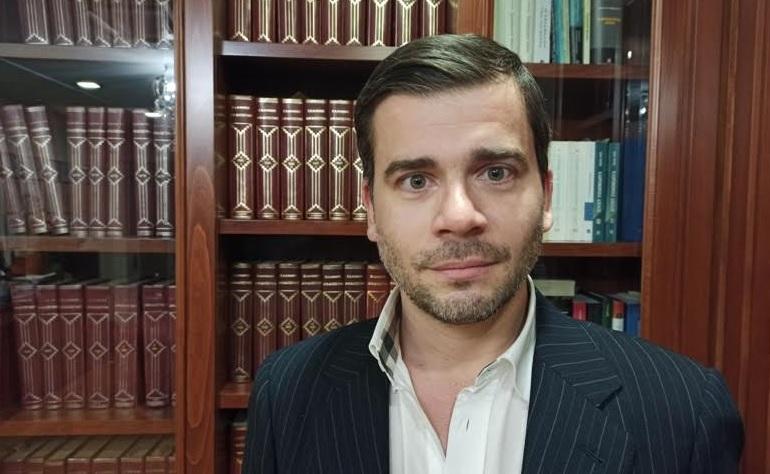 δικηγορος