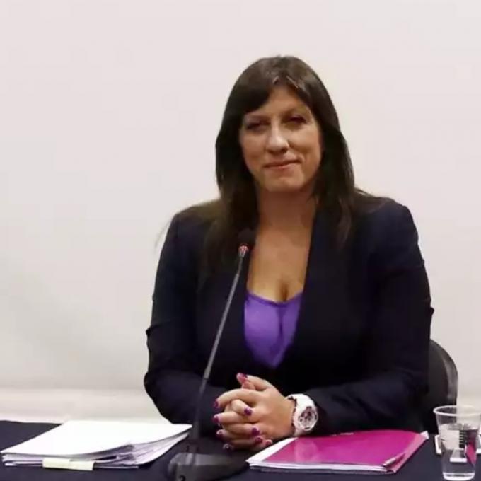 κωνσταντοπουλου intime