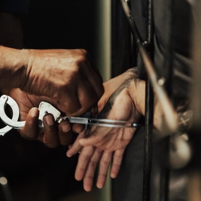 χειροπέδες