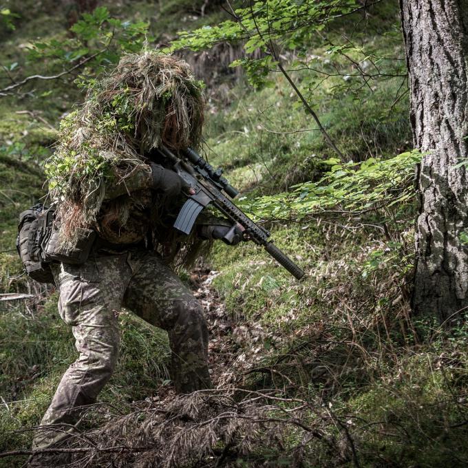 στρατιωτης