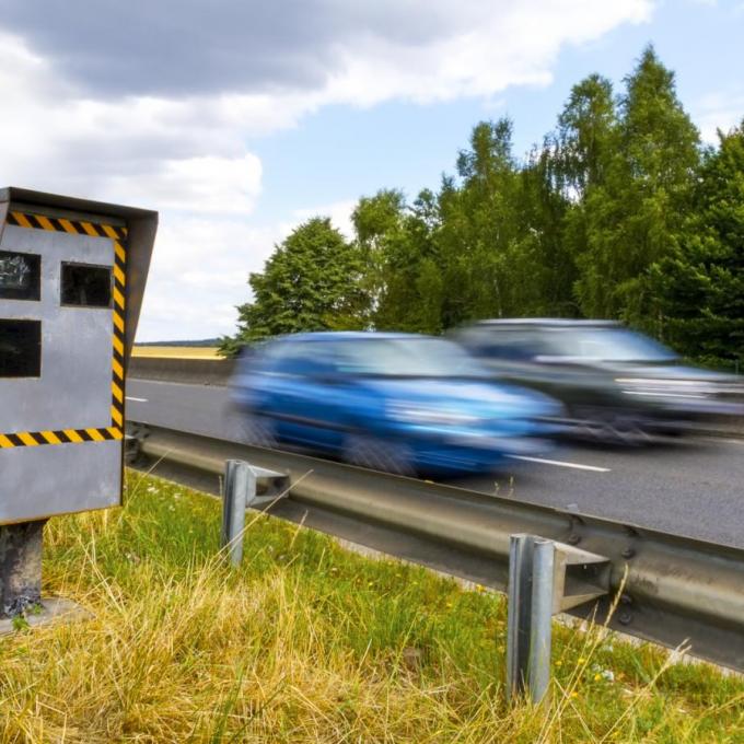 Τον έπιασαν να πηγαίνει με 306 χλμ./ώρα και αθωώθηκε -Ποιος ήταν ο απίστευτος λόγος