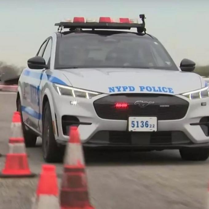 Η Ford Mustang Mach-E-GT γίνεται περιπολικό (video)