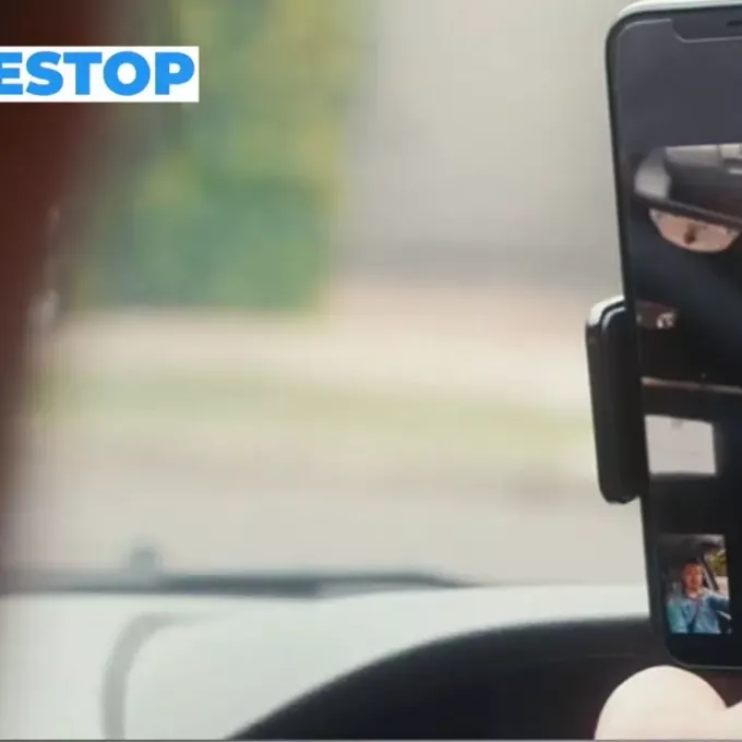 SafeStop: Η εφαρμογή που θα επιτρέπει στους αστυνομικούς να συνομιλούν μέσω βίντεο με τους οδηγούς που ελέγχουν στους δρόμους