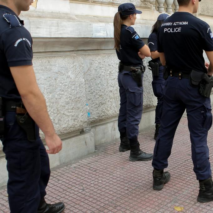 αστυνομικοί_intime