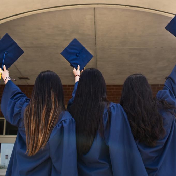 σπουδες_unplushed