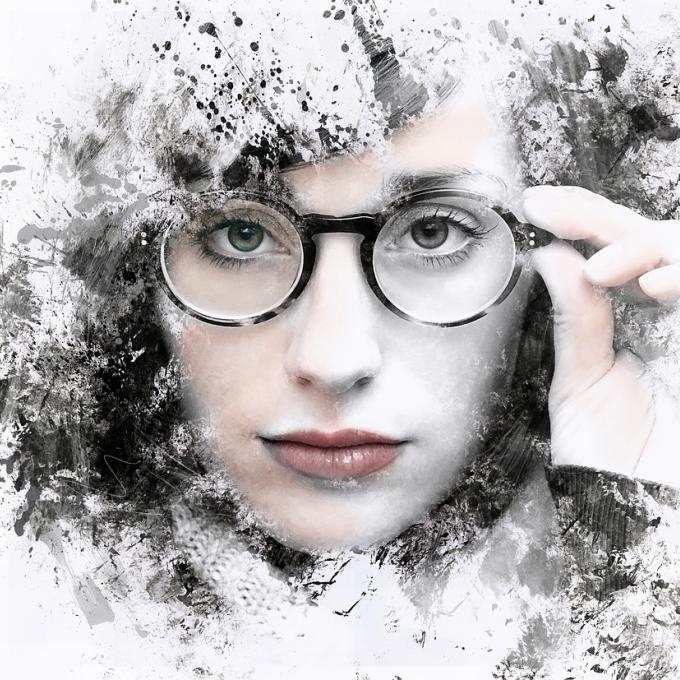 ΓΥΝΑΙΚΑ ΓΥΑΛΙΑ