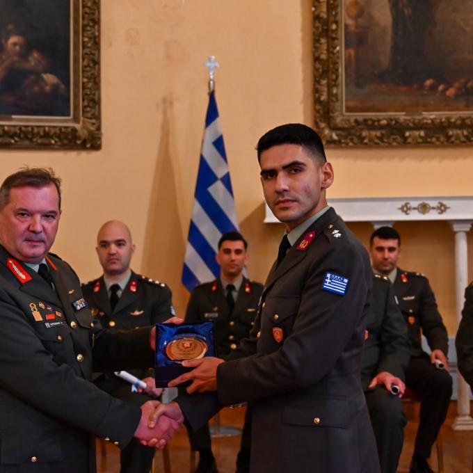 Αποφοίτηση της 77ης Εκπαιδευτικής Σειράς από τη Σχολή Τεχνικής Εκπαίδευσης Αξιωματικών Μηχανικού