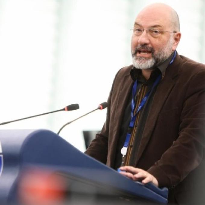 ΣΑΚΗΣ ΑΡΝΑΟΥΤΟΓΛΟΥ