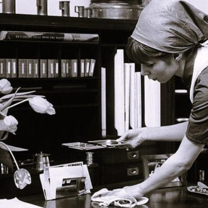 υπηρέτριες