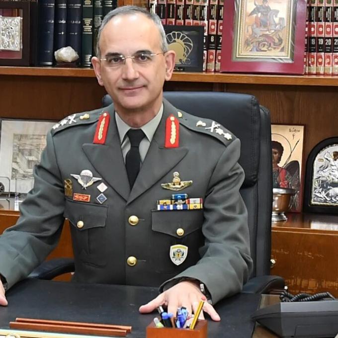 αρχηγός ΓΕΕΘΑ στρατηγός Δημήτριος Χούπης