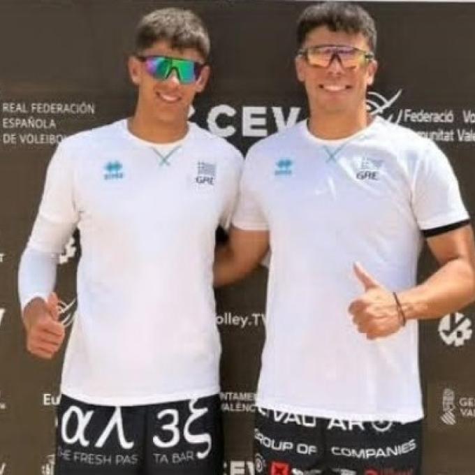 Κώστας Βένιος με τον Αντώνη Καρύκα