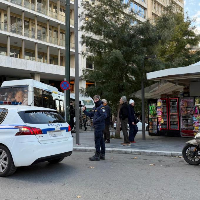 Οδηγός έχασε δίπλωμα και αυτοκίνητο στο κέντρο της Αθήνας -Η παράβαση που προκάλεσε «έμφραγμα» στην πλατεία Συντάγματος
