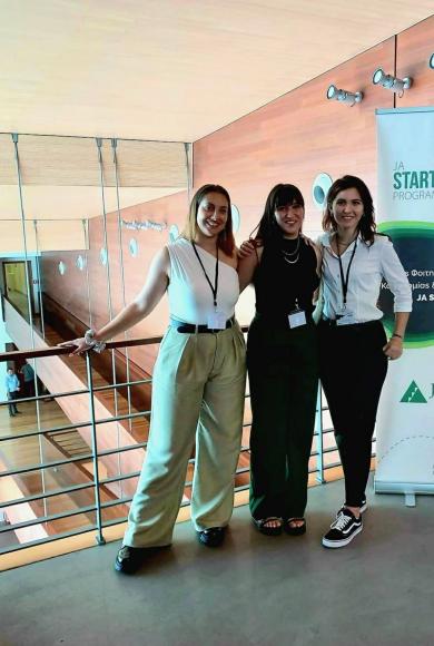 ενδοοικογενειακή βία