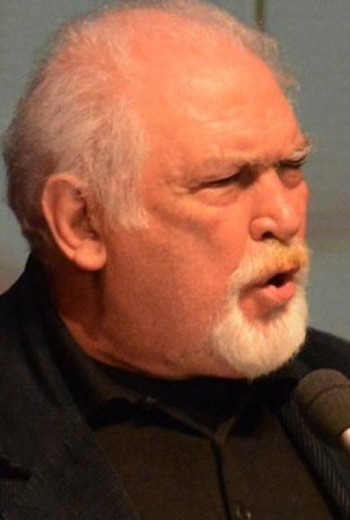 Κώστας Καζάκος