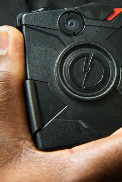 Β. Καρολίνα: Κάμερα σώματος αστυνομικού σταματάει επικίνδυνη σφαίρα