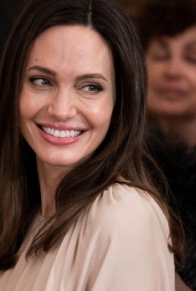 Αντζελίνα Τζολί