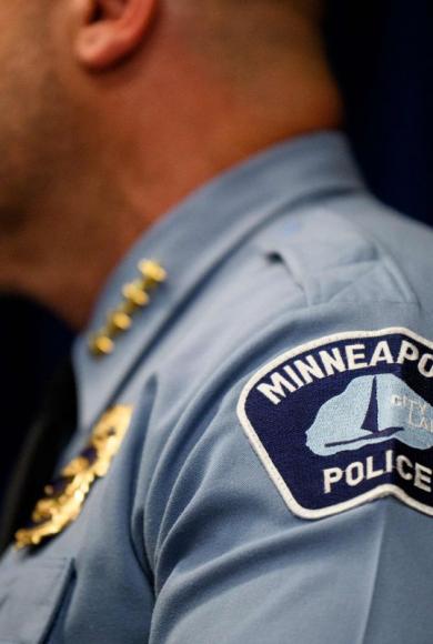 Το Συμβούλιο της Μινεάπολης απορρίπτει το σχέδιο για τα μπόνους των αστυνομικών