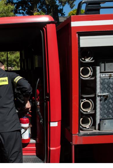 Ηράκλειο Κρήτης: Πυροσβέστες απεγκλώβισαν οδηγό μετά από τροχαίο<p>Πηγή: <a target="_blank" href="https://www.iefimerida.gr">iefimerida.gr</a> - <a target="_blank" href="https://www.iefimerida.gr/ellada/kriti-pyrosbestes-apegklobisan-odigo">Ηράκλειο Κρήτης: Πυροσβέστες απεγκλώβισαν οδηγό μετά από τροχαίο - iefimerida.gr</a></p>