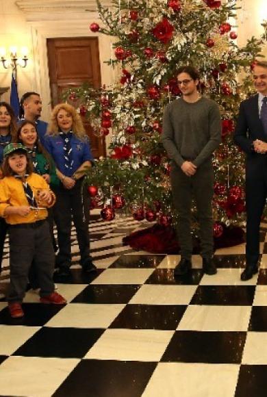 Κάλαντα στον πρωθυπουργό