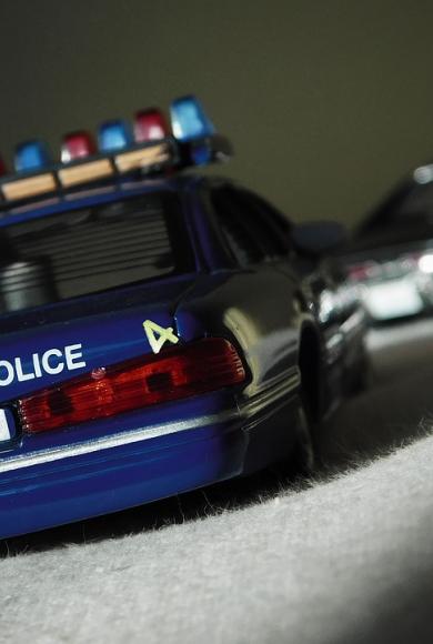 Οι αρχηγοί της αστυνομίας στο Κονέκτικατ φτιάχνουν και στέλνουν βίντεο στις σχολές οδήγησης για να βελτιώσουν τις σχέσεις μεταξύ αστυνομικών - οδηγών