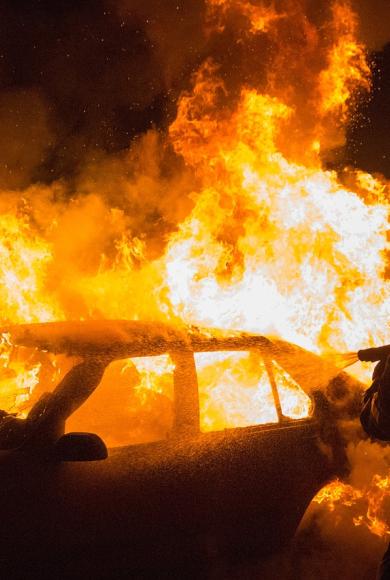 Ήρωας με στολή: Αστυνομικός στην Αριζόνα σώζει την κόρη πυροσβέστη 