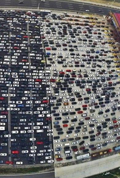 Το μεγαλύτερο μποτιλιάρισμα της ιστορίας -Έμειναν 10 ολόκληρες ημέρες κολλημένοι στην κίνηση