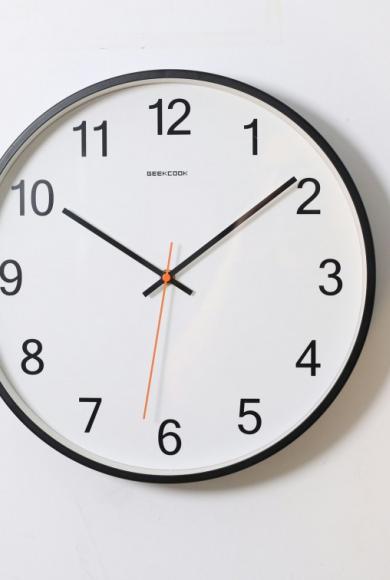 Αλλαγή ώρας 2025: Πότε θα πάμε τα γυρίσουμε τα ρολόγια μας μια ώρα πίσω