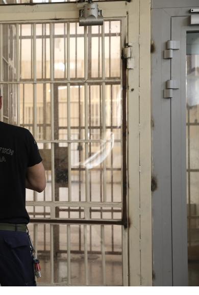 Αναζητείται βαρυποινίτης που δεν επέστρεψε από άδεια